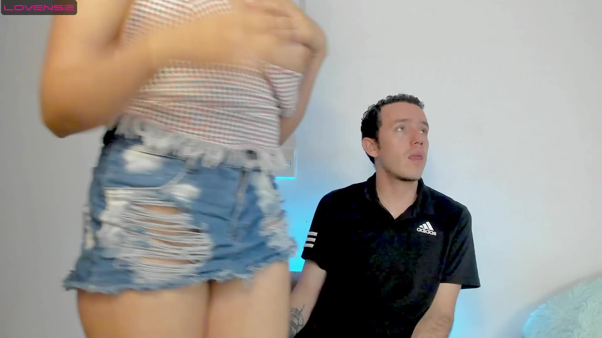 ALL MY HAND IN HER PUSSY – video af Santi_Cami cam-model