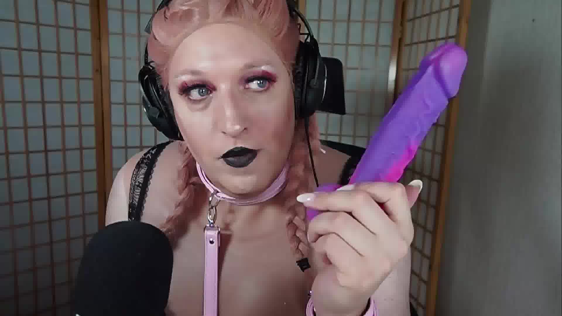 [22 Aug 00:16] Private Show - video by LunaTVOfficial cam model