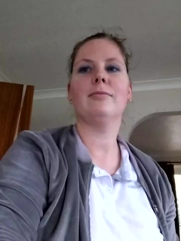 prvt show-feets and close up hairy pussy - vídeo de la modelo de cam xxSexyBushLinnxx