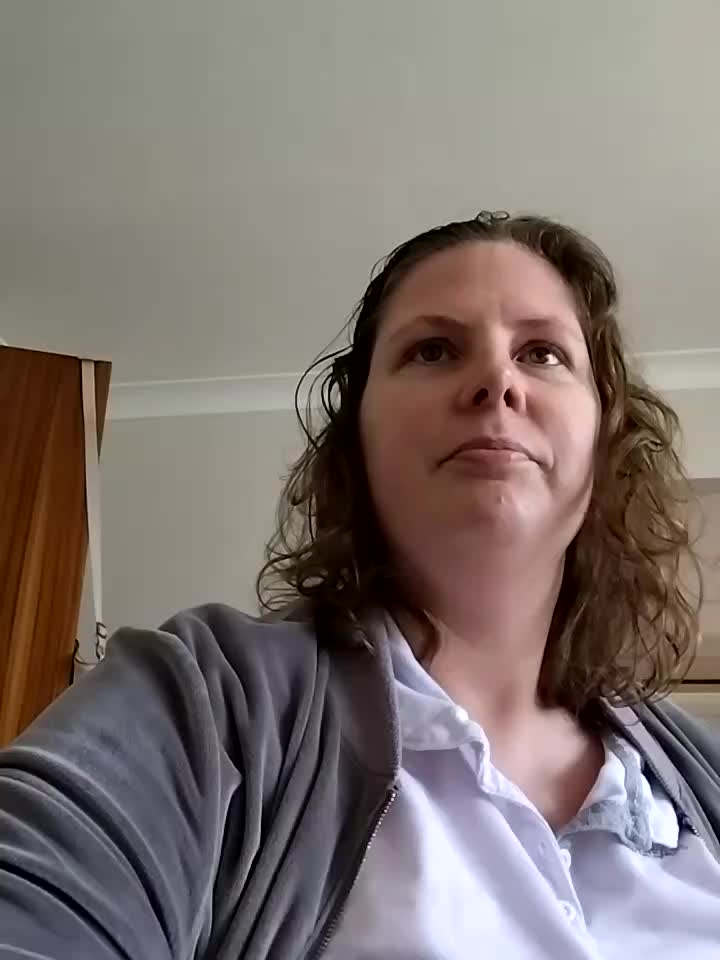 prvt show-showing and playing with my hairy holes - vídeo de la modelo de cam xxSexyBushLinnxx