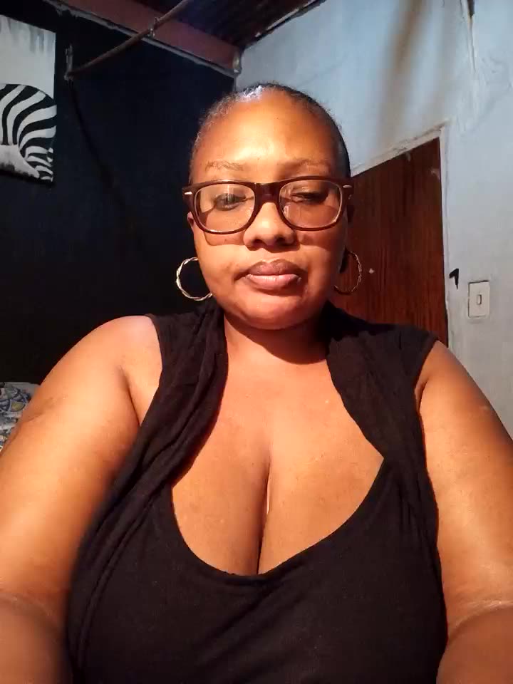 Spread ass - video YELLOW_BONE kameramallilta