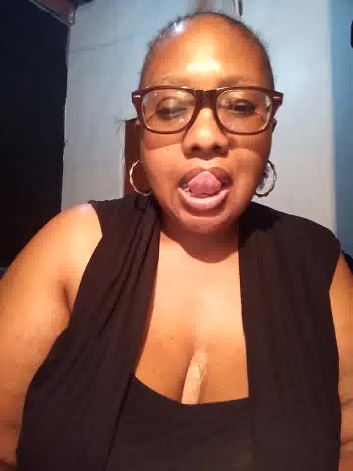 Fuck dildo ans dirty  talk - video YELLOW_BONE kameramallilta