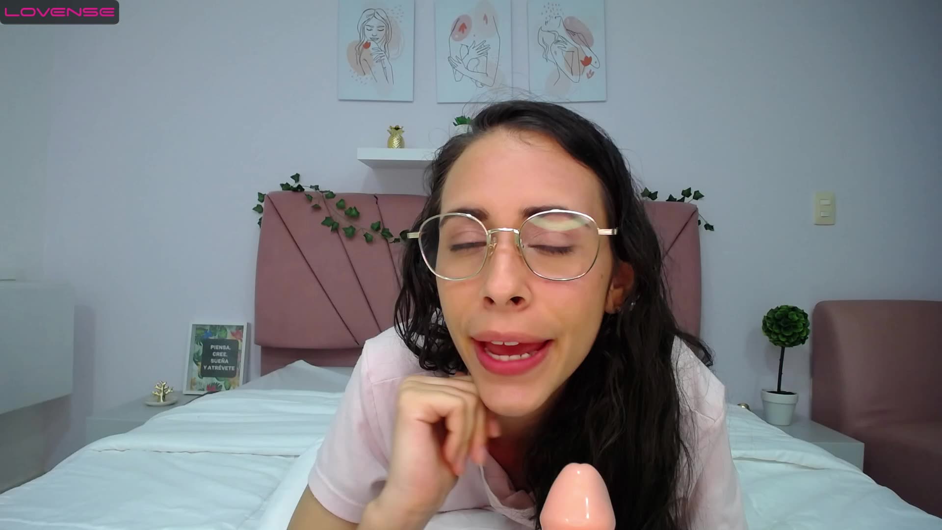 suck and fuck pussy - video by Alice_Evening cam model