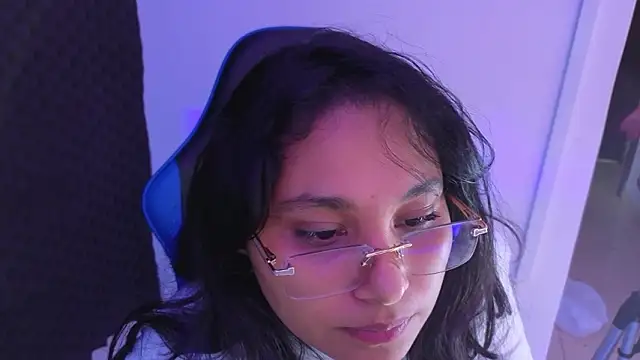 farts on the tongue - video van Cuteprincess21 cam-model