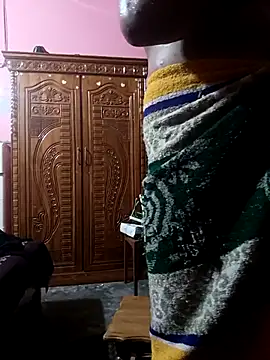 Full Face + Full Nude own oil show after Shower - video by XmastertoP cam model