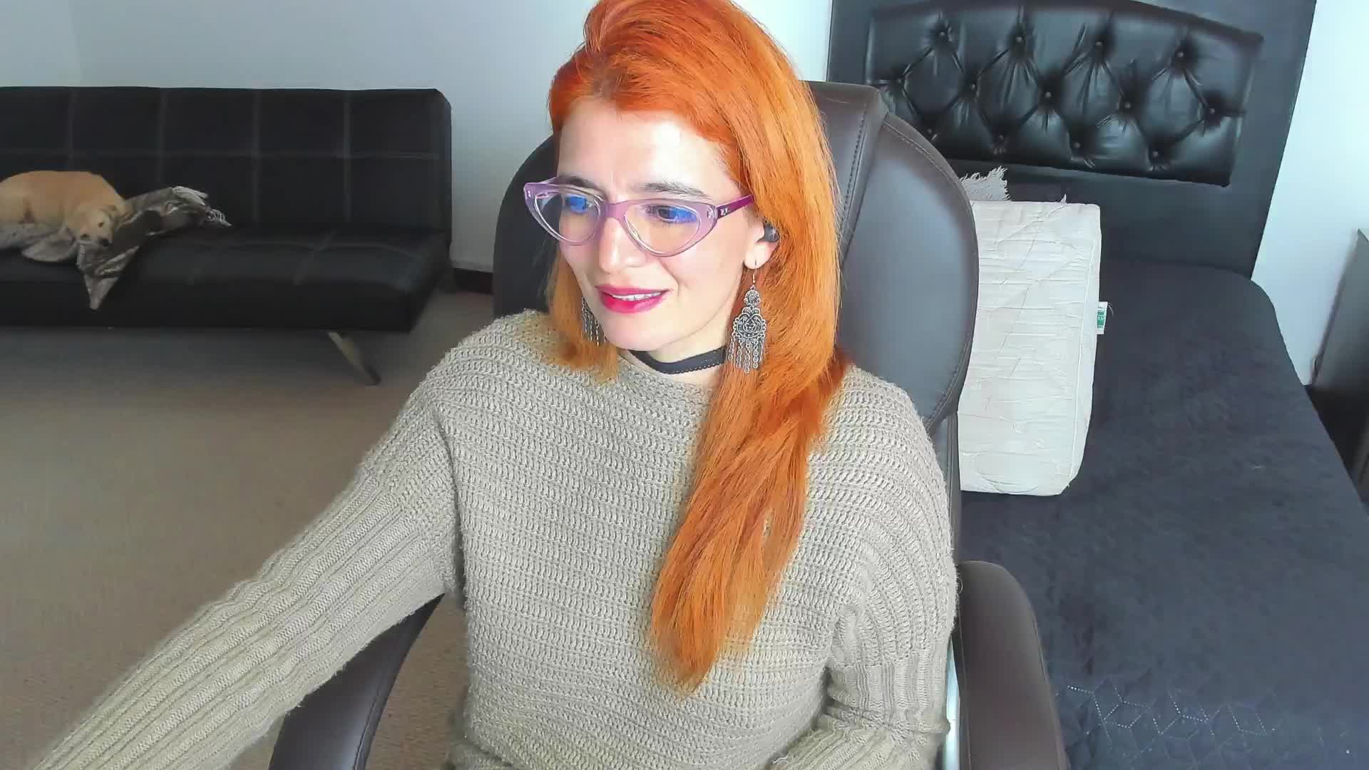 Sexy black stockings with hairy pussy in close-up, legs open - clip cu adriana71 model videochat