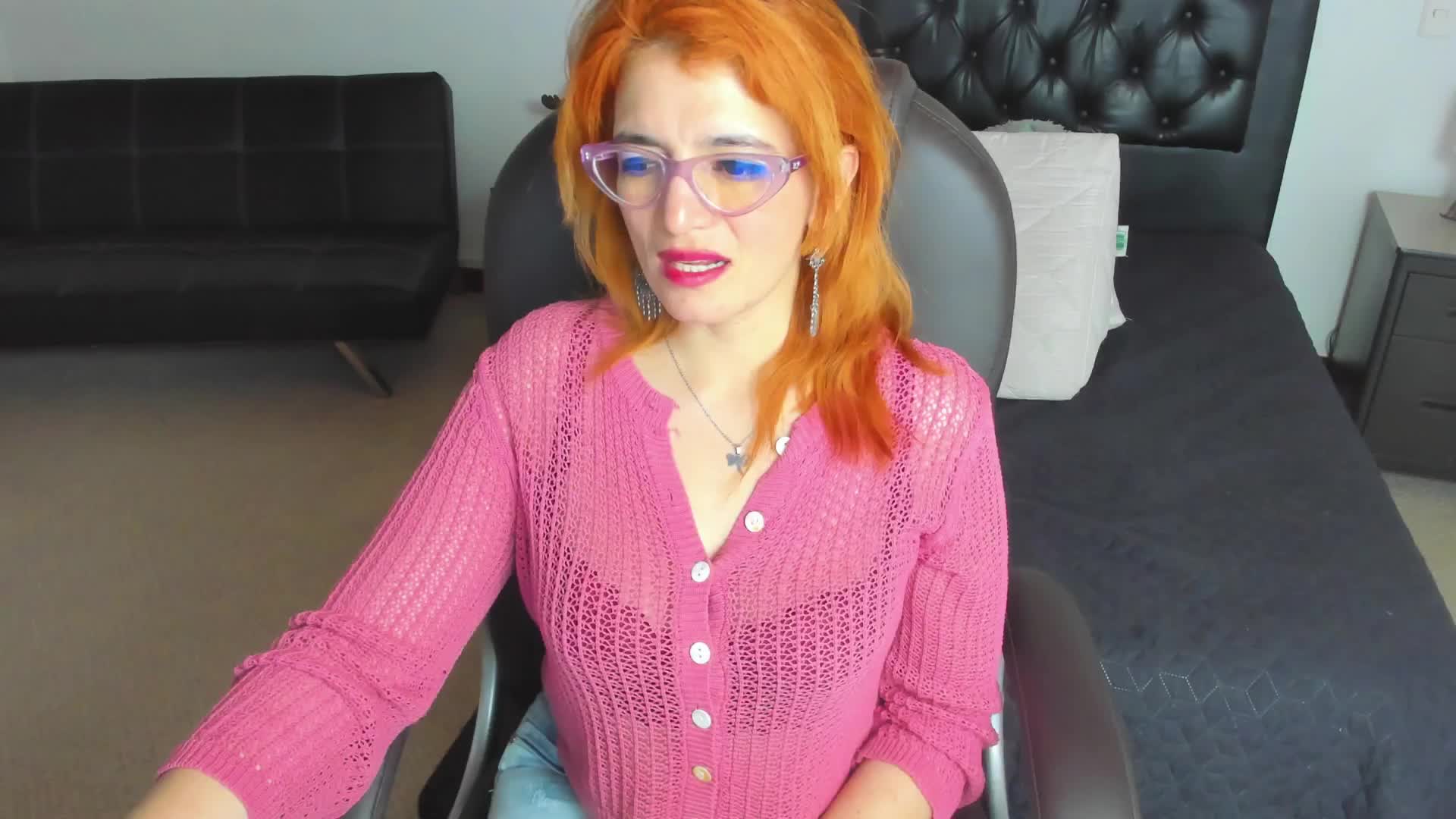 I love surrendering to the wonderful sensations you give my pussy, I always want you between my leg – video af adriana71 cam-model