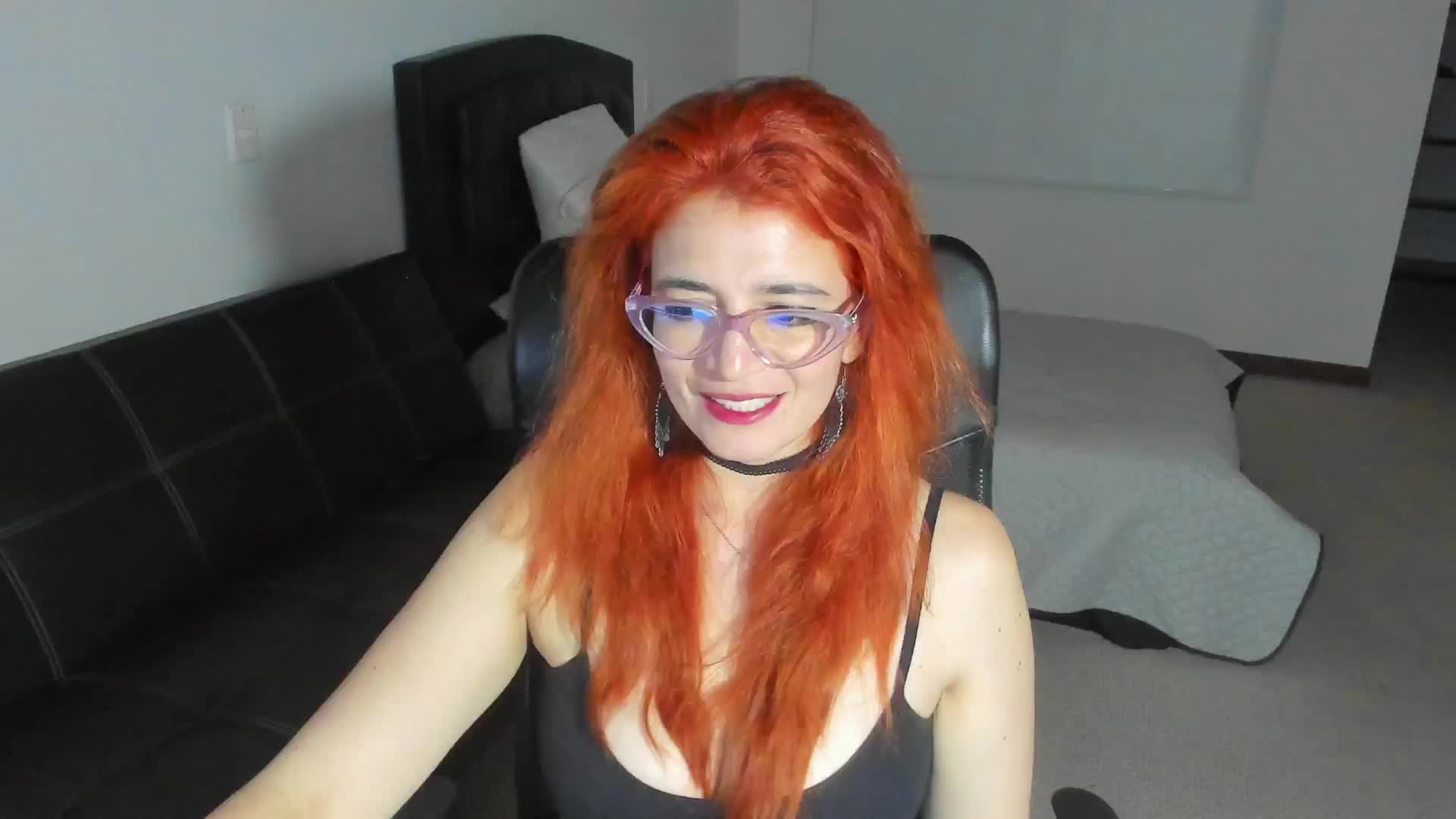 My red hair gives you an idea of how hot you make me. – video af adriana71 cam-model