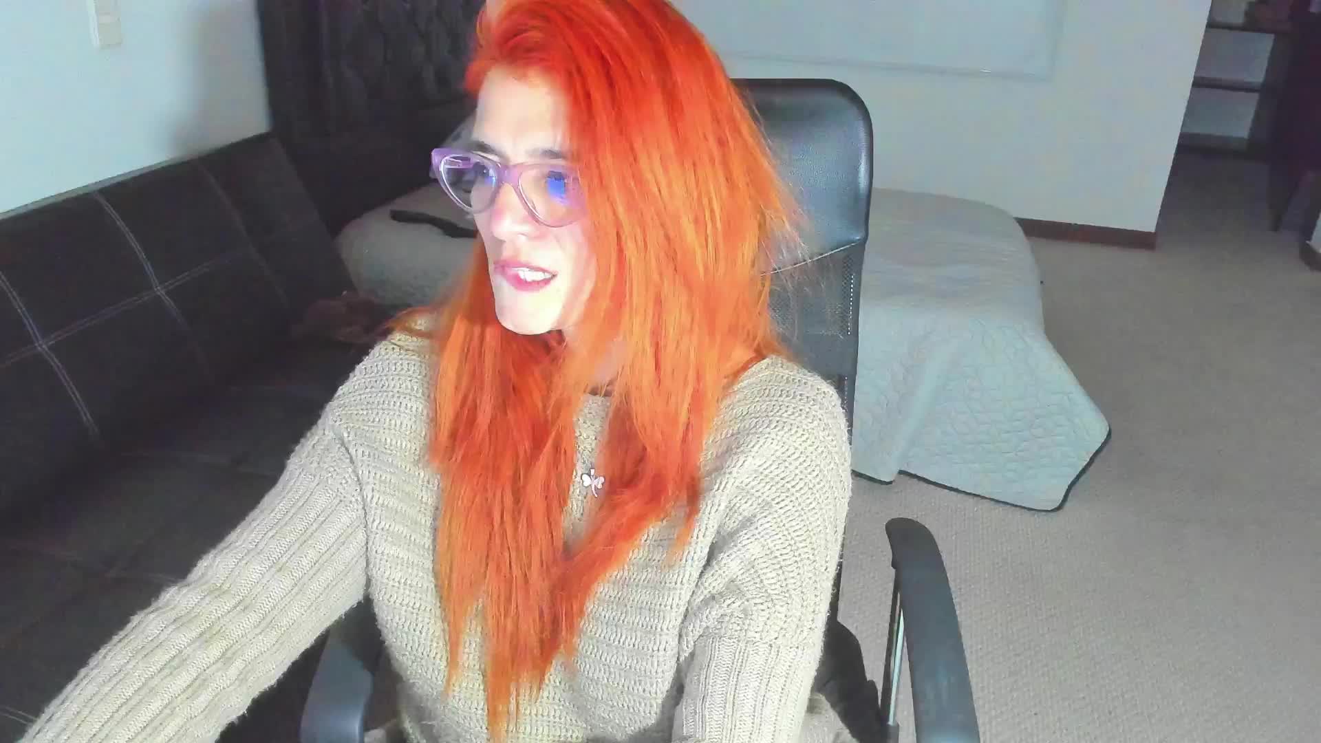 Not only is my hair burning, my pussy is too. I just want you to dive into me. - video của người mẫu cam adriana71