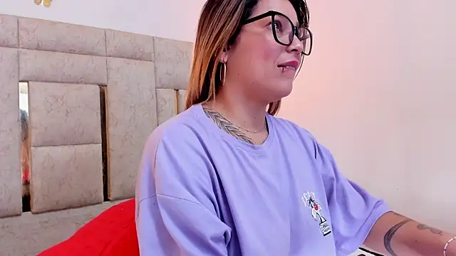 domi in pussy - video oleh model kamera PauletteJ