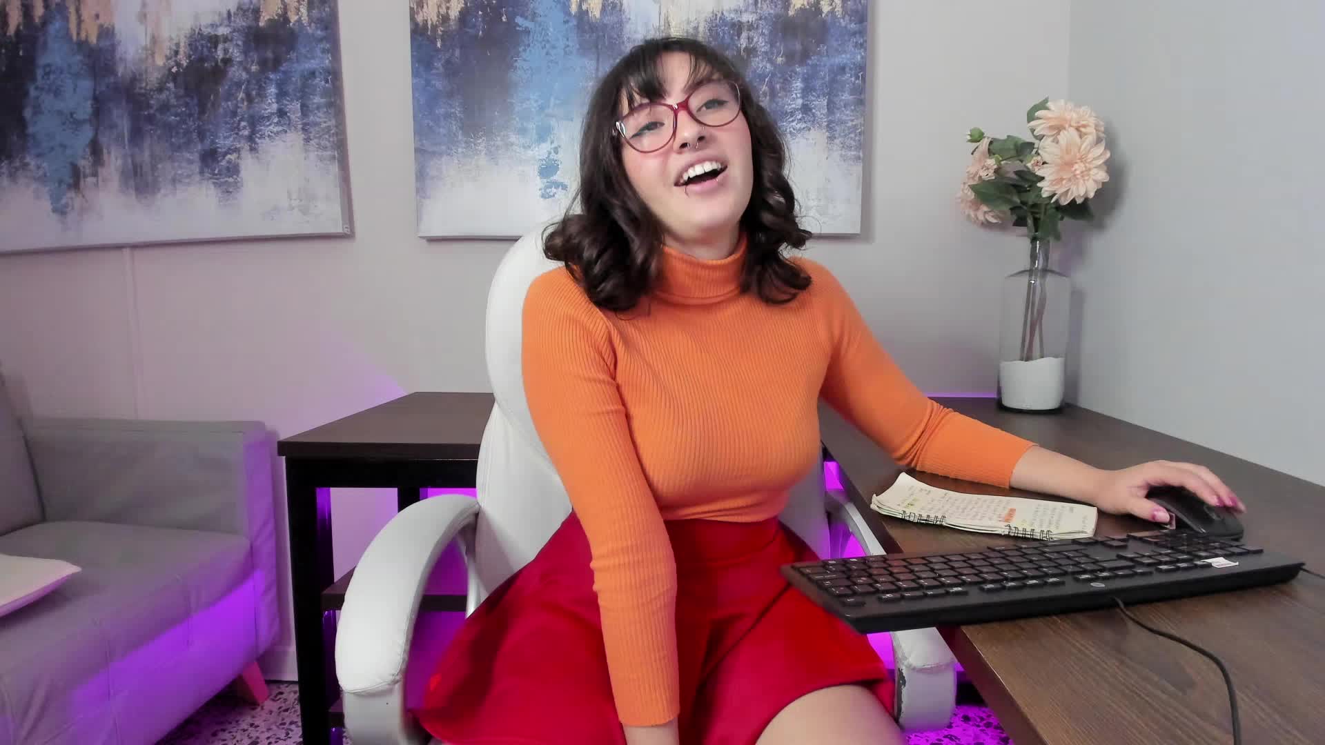 Velma  is sooo hot <3