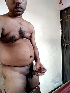 [22 Jun 15:15] Public Show - video by IndianPornStarRavee cam model