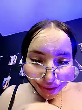 My tongue, my drool and my wet armpits 😈 - 視頻由 valentina_swallow 主播提供