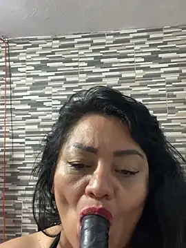 [11 May 00:51] Private Show con luis squirt - video by miaboobs19 cam model