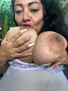 [27 May 23:45] Private Show – video modela na kameri miaboobs19