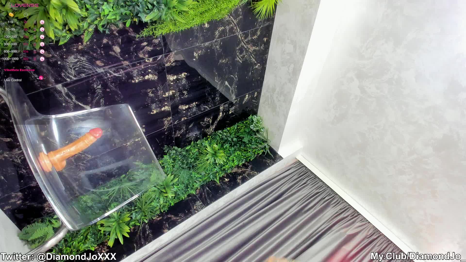 [2 Jul 10:31] Private Show - vídeo de DiamondJo_ modelo de câmara