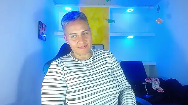 pregnancy simulation - video by Yessi_rousse cam model