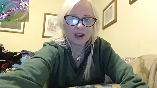 [8 Nov 20:35] Private Show - martachatte 캠 모델의 동영상