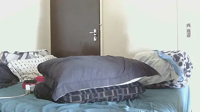 Oil ass assshake doggy - video di AddictiveAssCurves modella di cam