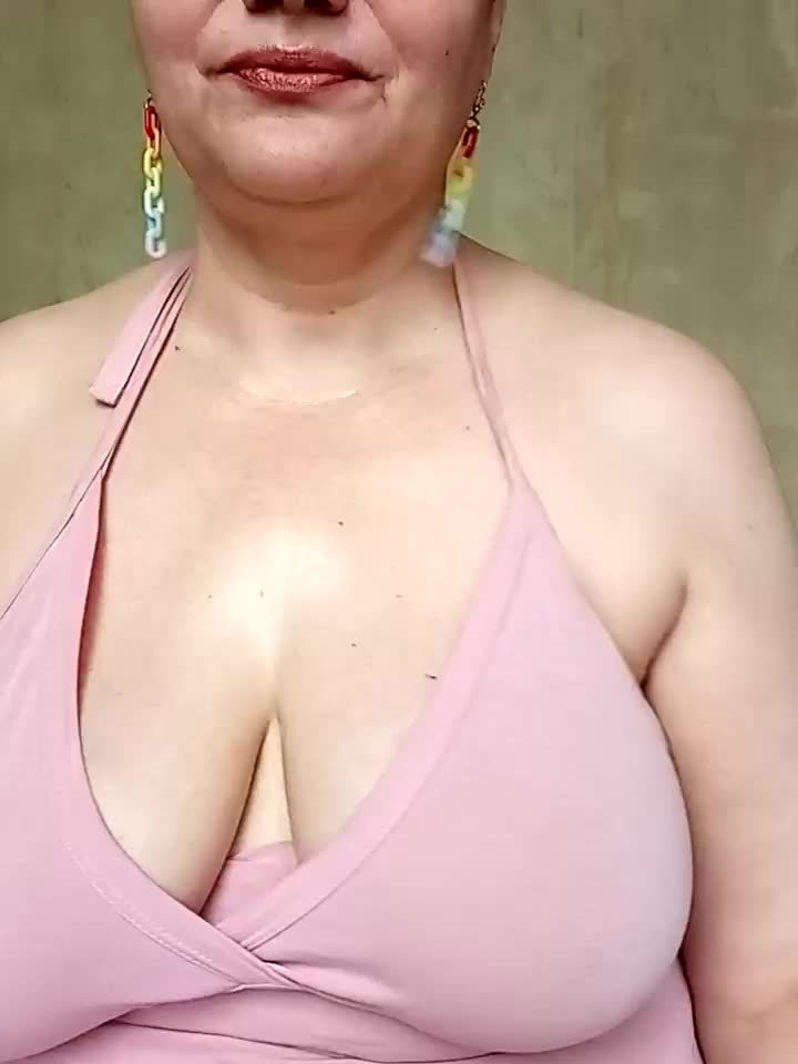 Tease stand and sit on you face :) - video by BigBustyAnna cam model