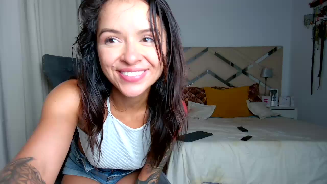 🖤 Sin Brasier / Without Bra ⏱️4 min - video by Selena_G69 cam model