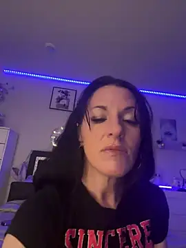 [8 Jul 01:41] Private Show - DominiqueX0 캠 모델의 동영상