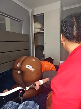 [8 Jun 22:00] Private Show - vidéo du modèle de showcams Kinkyphatass