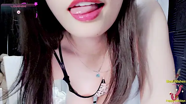 liếm liếm/ lick lick - video by Su_kute cam model