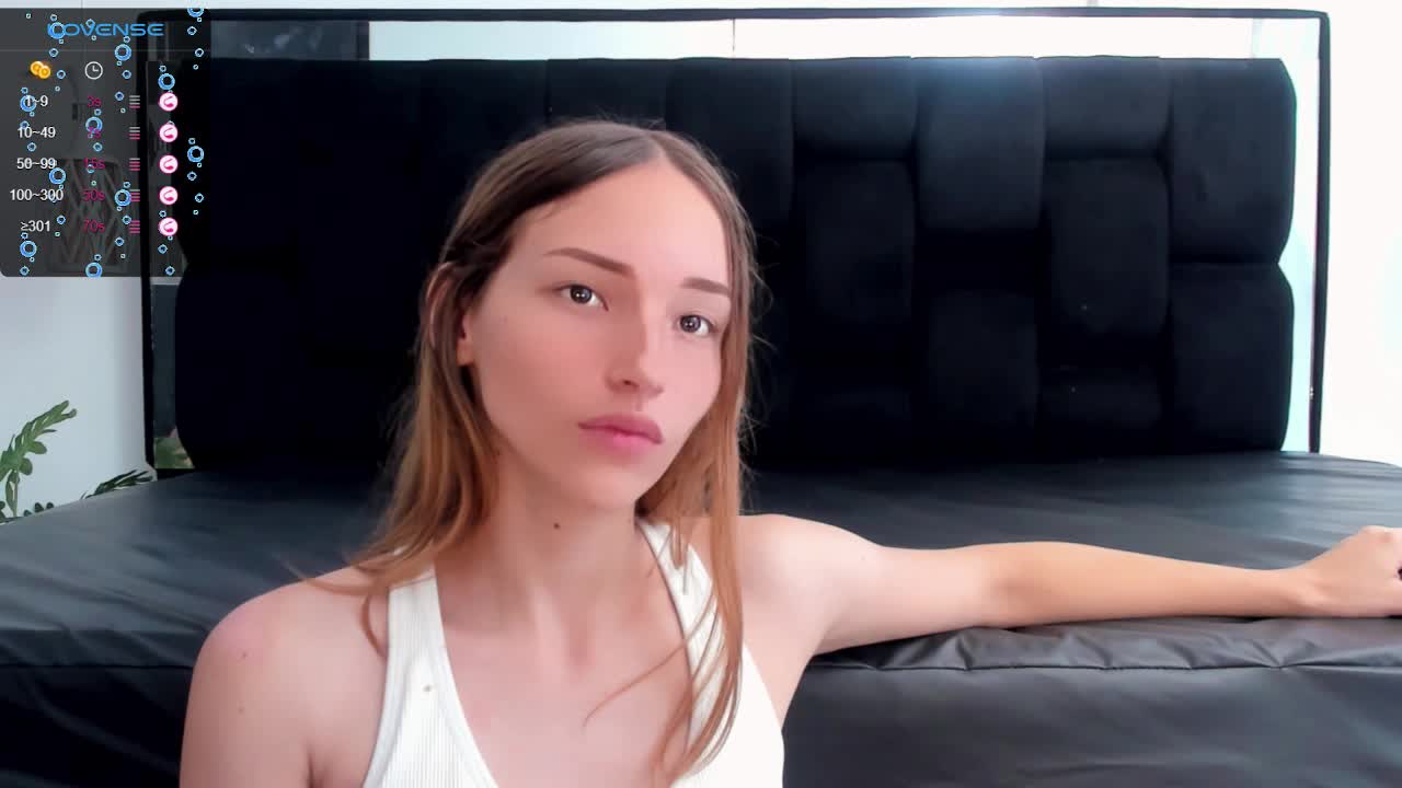 SPREAD PUSSY IN DOGGY－カメラキャストのWhiteSun_01の動画