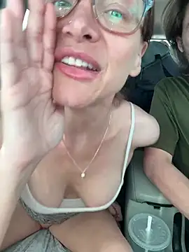 Titty Flash @ Drivethru!! Public Show - video by MessyNastyQueen cam model