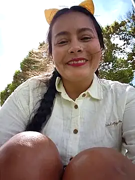 Open ass + boobs in public－カメラキャストのbellapatyの動画