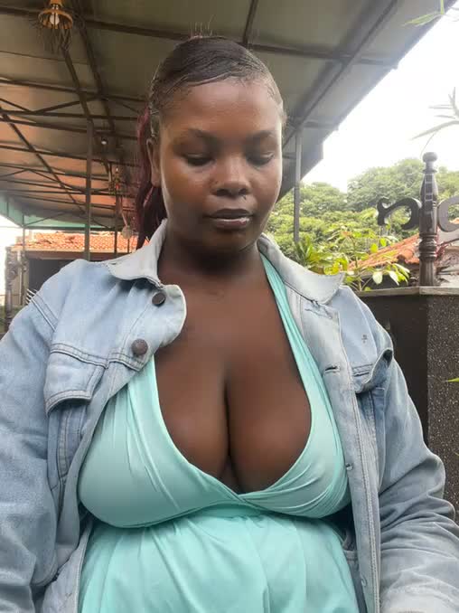 [23 Jul 13:12] Private Show - video van Bellah-Noire cam-model