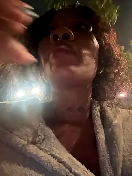 out of home - video by coral1727 cam model