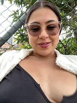 PLAY PUSSY IN THE SKATEPARK - video by Natha_Fantasy cam model