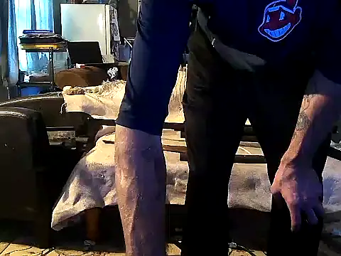 [30 Oct 13:55] Public Show - video by Bi_curious86 cam model