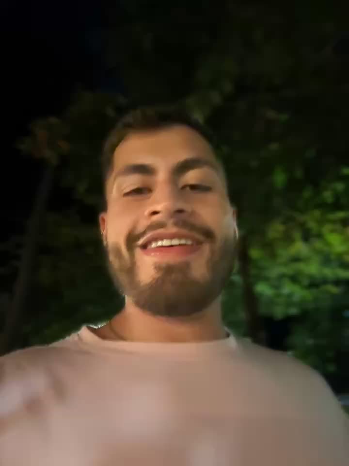 Public Show - วิดีโอโดย Juan_Castano โมเดลแคม