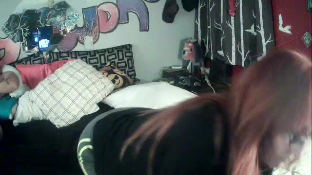 [16 Nov 22:43] Private Show - video by 4EyedSluttyGinger cam model