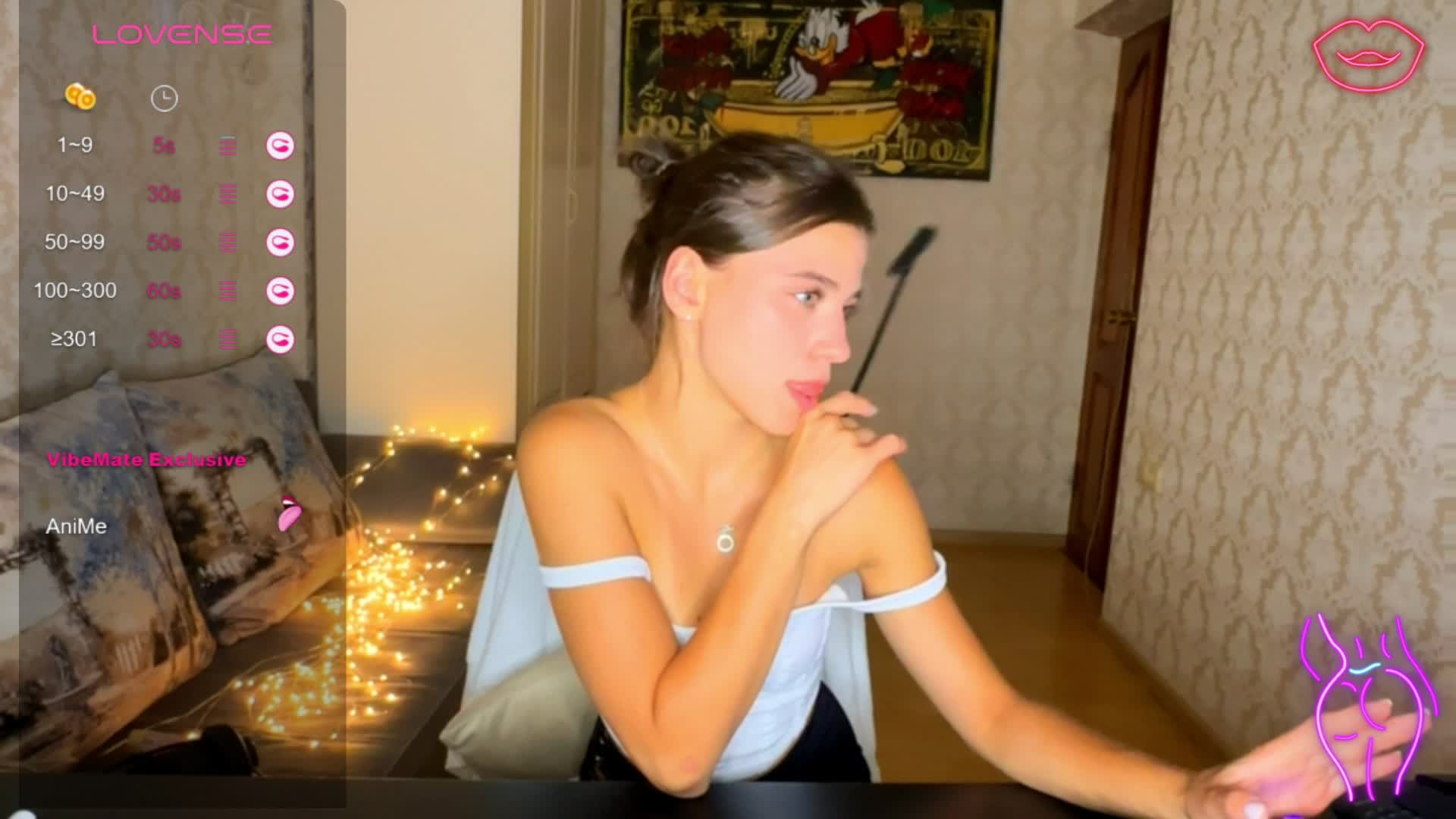 tickle yourself with a brush, stroke your body with ice...feel - відео від вебкаммоделі EvaHoly