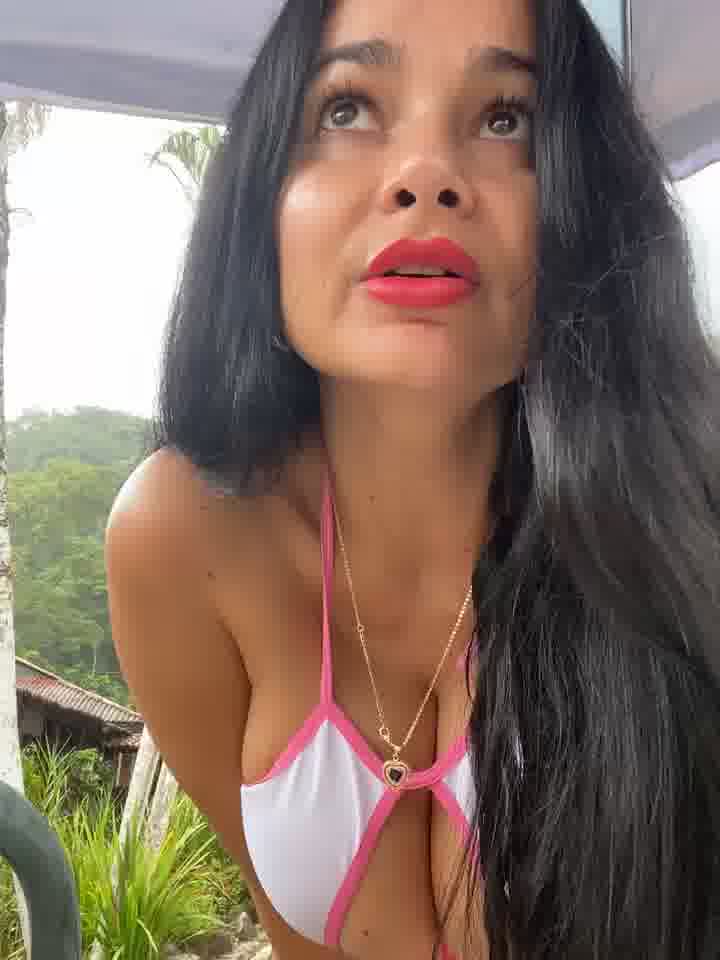 Riding my dildo in the pool cream wow - Vídeo de CataleyaRusso, modelo de vídeos