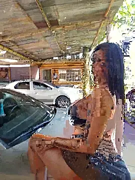 Twerkin on top of the car– CataleyaRusso kameramodell videója