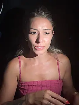 Private Show-pied/gode/squirt－カメラキャストのpetrouchkaaa_の動画