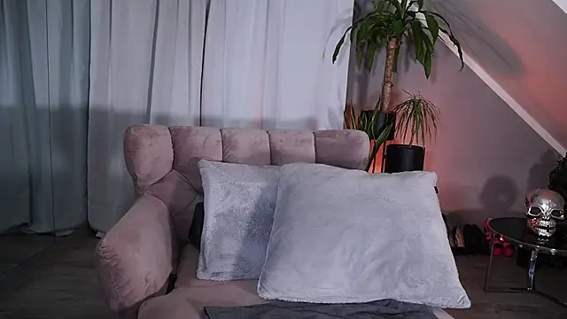 Crazy i Spit of my table crazy - Video von hotmilfbitch Cam-Model