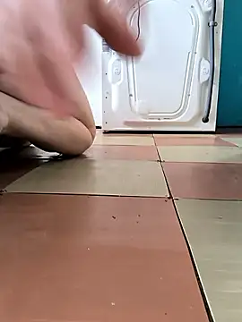 Show asshole – video modela na kameri Milla-23