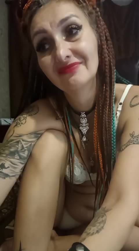 I fuck my ass with my fingers and squirt - video av -Fireworks_ cam-modell