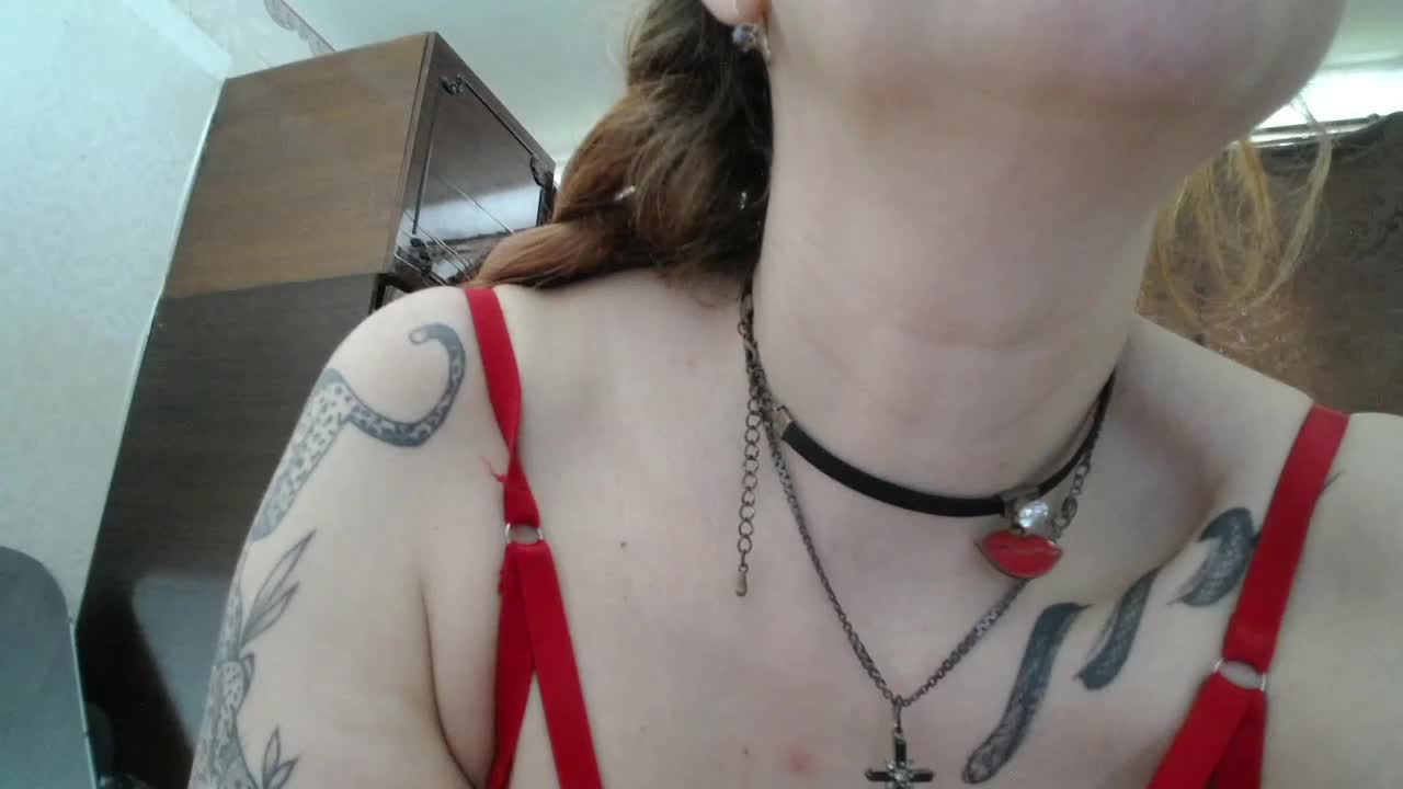 Domi has a lot of squirting  in her pussy and ass - video av -Fireworks_ cam-modell