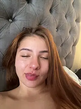 Kiss me, dear - βίντεο μοντέλου Vikycon