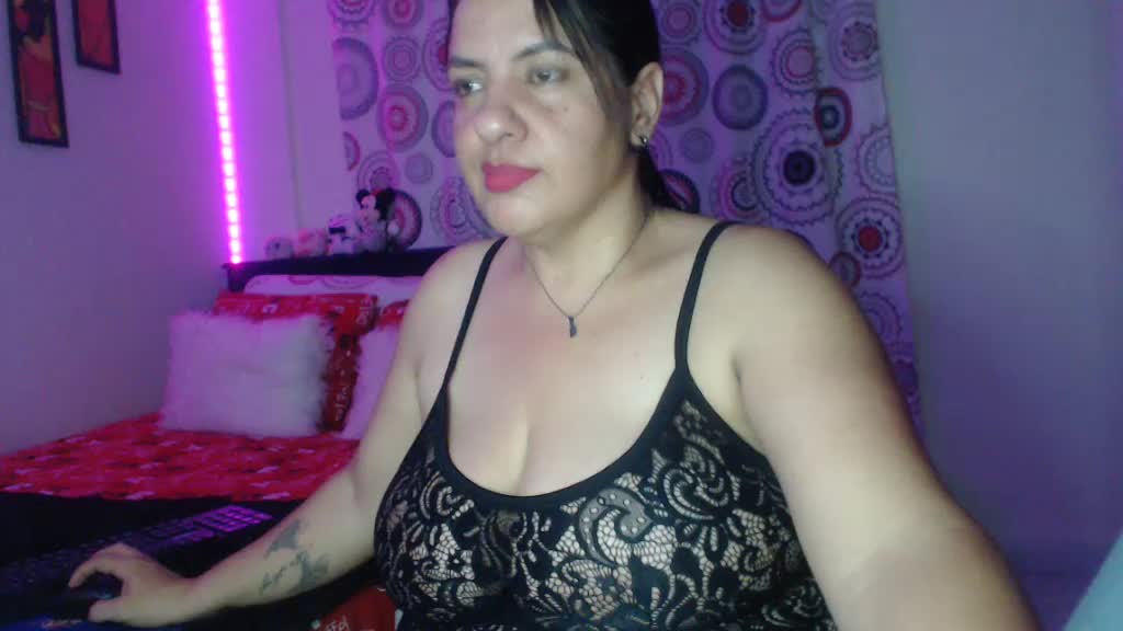 [26 Jan 21:01] Private Show - video by kasandradiaz cam model