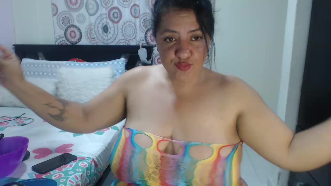 [20 Mar 20:05] Private Show aceite en tetas - video by kasandradiaz cam model
