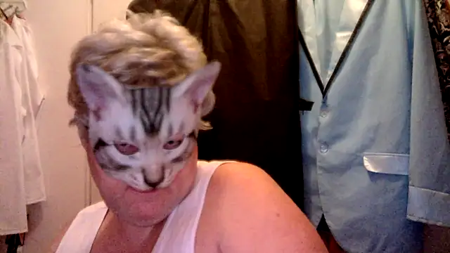 [17 Feb 01:52] Public Show – видео вебкам-модели Sigorius