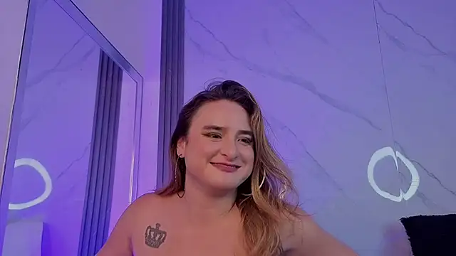 Fingering Pussy - video by CandyQueenGold cam model